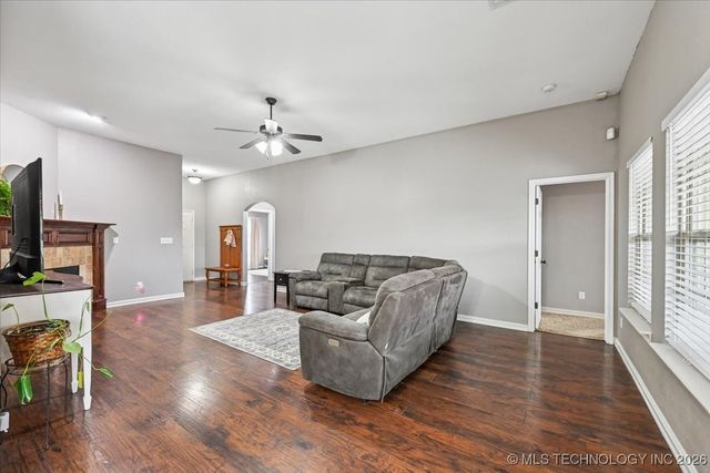 13343 N 131st East Avenue, Collinsville, OK 74021