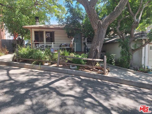 10866 Kingsland Street, Los Angeles, CA 90034