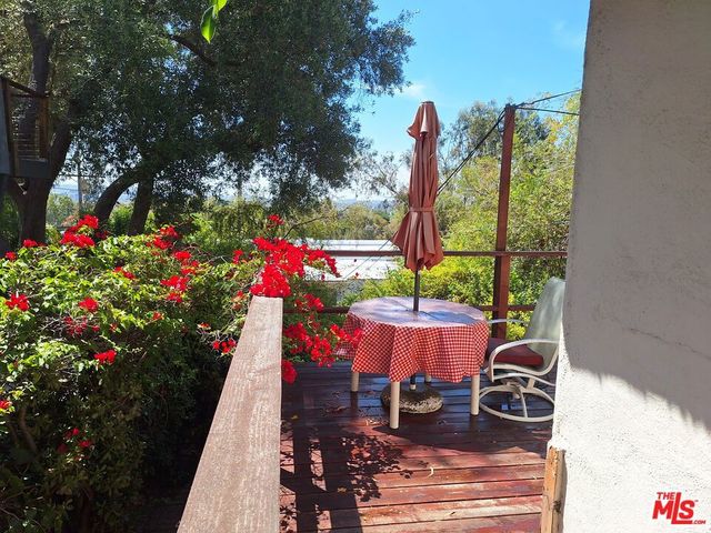 10866 Kingsland Street, Los Angeles, CA 90034