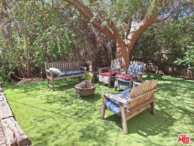 10866 Kingsland Street, Los Angeles, CA 90034