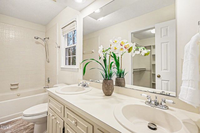 5009 Allanbrooke Lane, Fuquay Varina, NC 27526