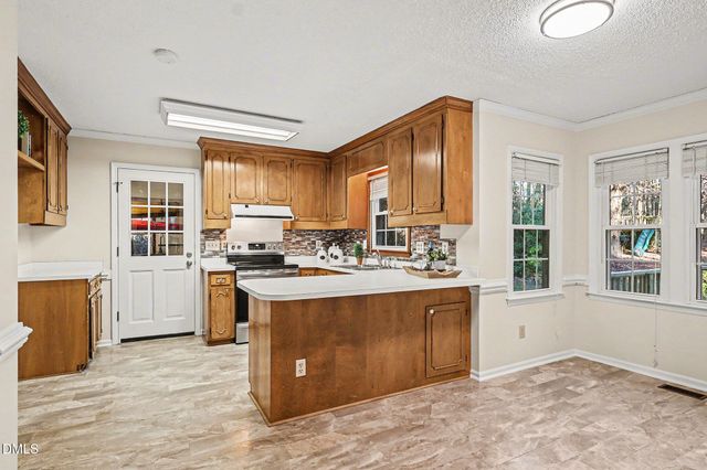 5009 Allanbrooke Lane, Fuquay Varina, NC 27526