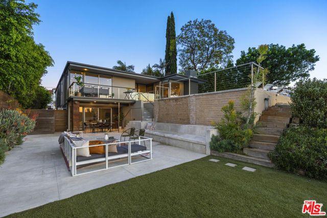 3851 Beverly Ridge Drive, Sherman Oaks, CA 91423