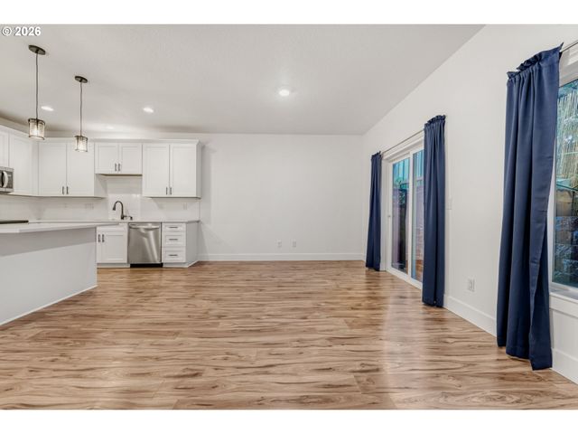 6445 Se 143RD Ct, Portland, OR 97236