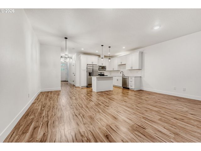 6445 Se 143RD Ct, Portland, OR 97236