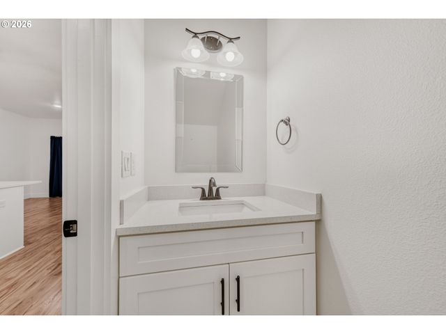 6445 Se 143RD Ct, Portland, OR 97236