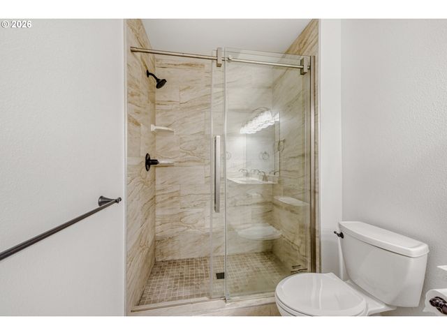 6445 Se 143RD Ct, Portland, OR 97236