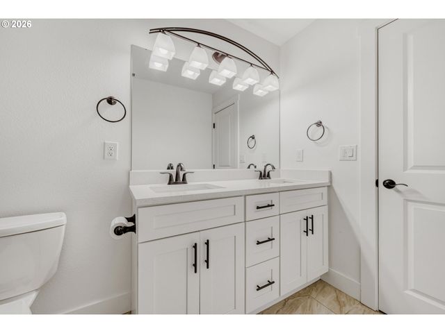 6445 Se 143RD Ct, Portland, OR 97236