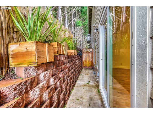 6445 Se 143RD Ct, Portland, OR 97236