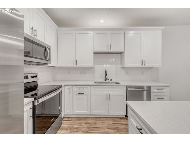 6445 Se 143RD Ct, Portland, OR 97236