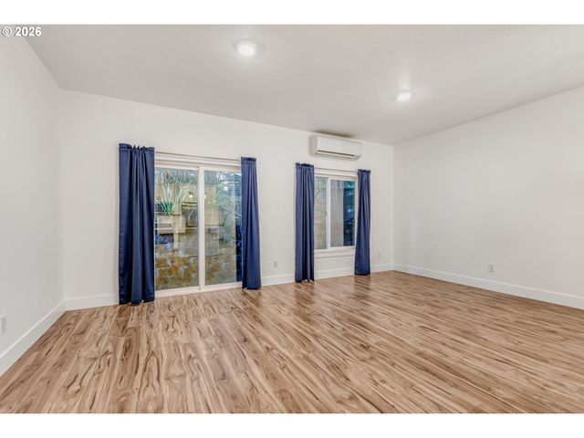 6445 Se 143RD Ct, Portland, OR 97236