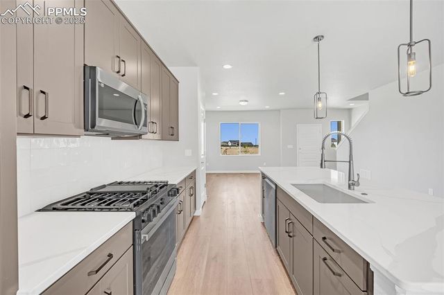 8148 Manor House Way, Colorado Springs, CO 80908