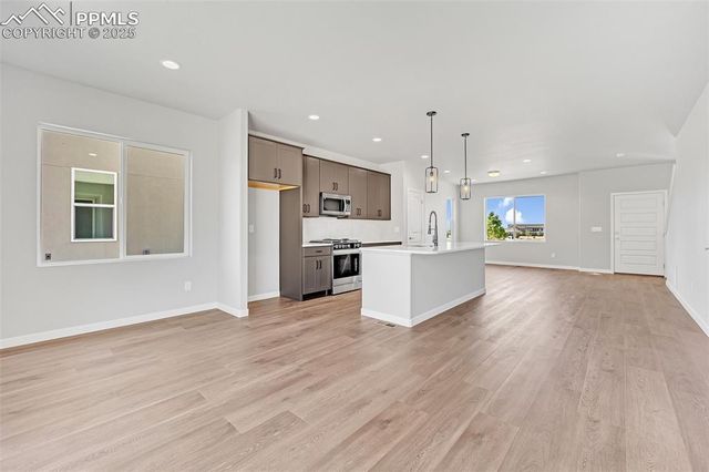 8148 Manor House Way, Colorado Springs, CO 80908