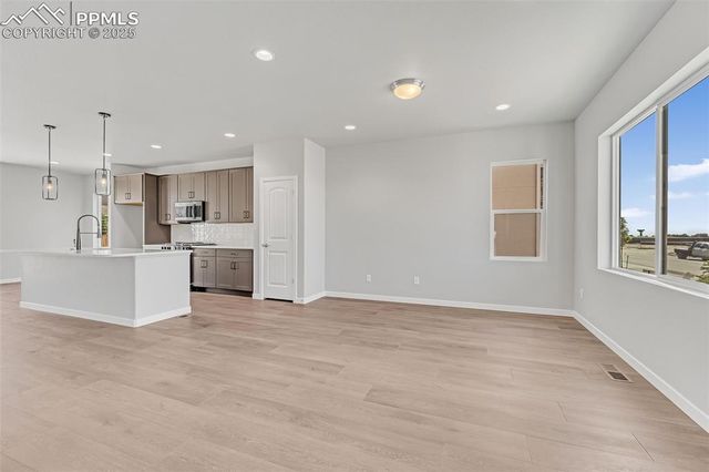 8148 Manor House Way, Colorado Springs, CO 80908