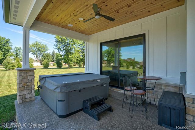 2208 Grove Park Road, Fenton Charter Township, MI 48430