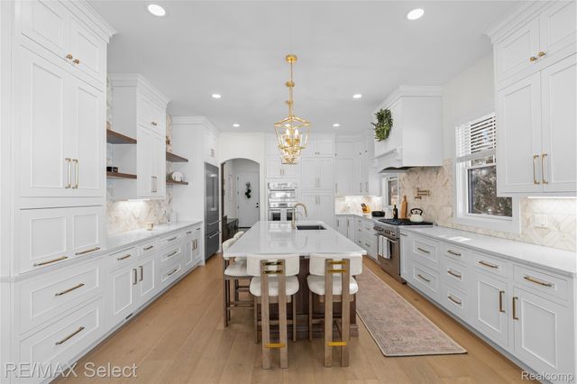 2208 Grove Park Road, Fenton Charter Township, MI 48430