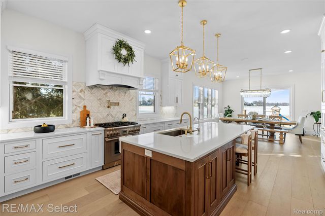 2208 Grove Park Road, Fenton Charter Township, MI 48430