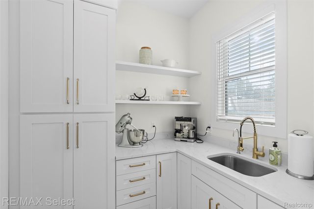 2208 Grove Park Road, Fenton Charter Township, MI 48430