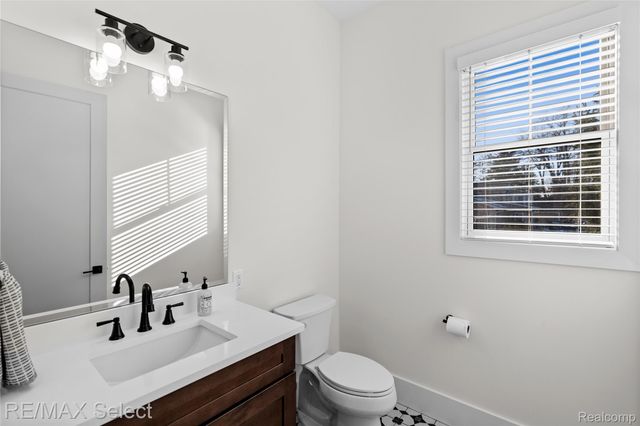 2208 Grove Park Road, Fenton Charter Township, MI 48430