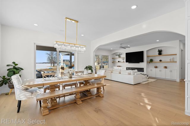 2208 Grove Park Road, Fenton Charter Township, MI 48430