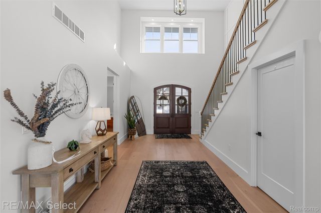 2208 Grove Park Road, Fenton Charter Township, MI 48430