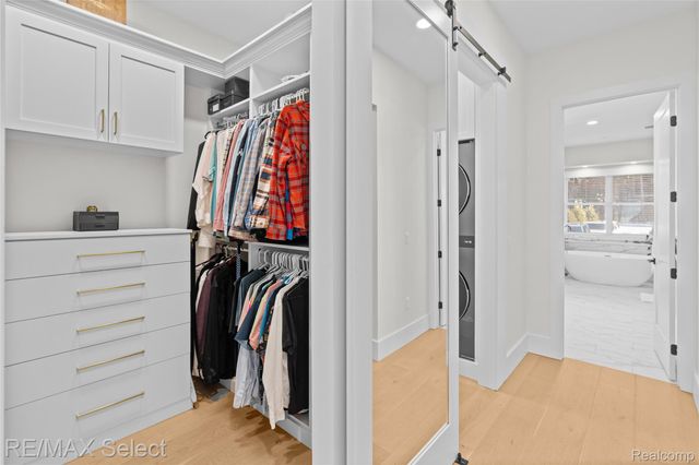 2208 Grove Park Road, Fenton Charter Township, MI 48430