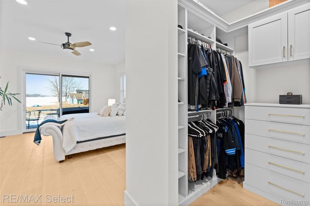 2208 Grove Park Road, Fenton Charter Township, MI 48430