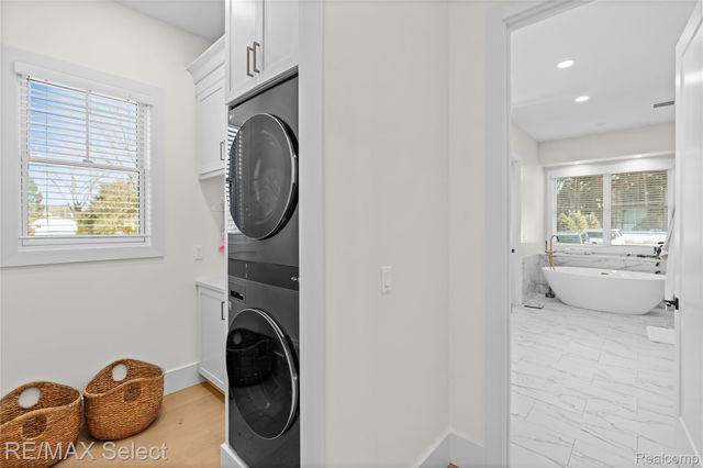 2208 Grove Park Road, Fenton Charter Township, MI 48430