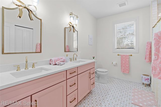 2208 Grove Park Road, Fenton Charter Township, MI 48430