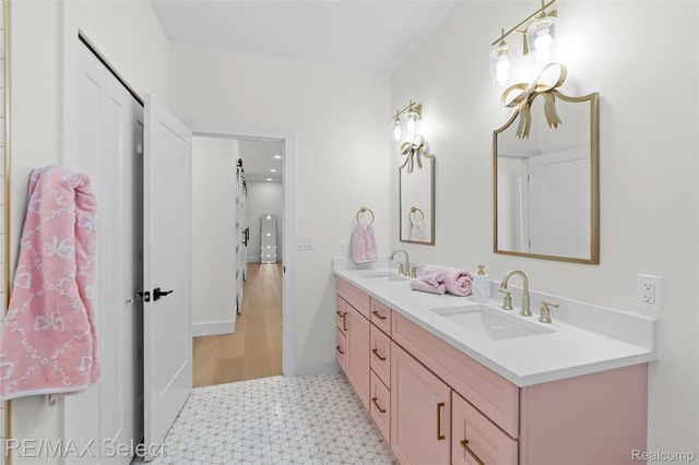 2208 Grove Park Road, Fenton Charter Township, MI 48430