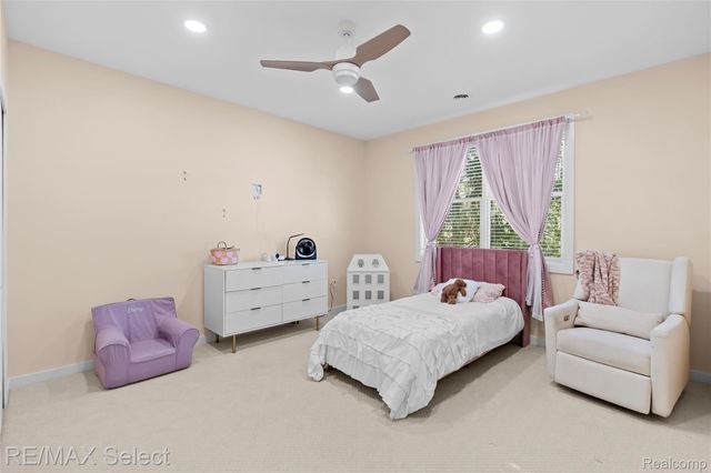 2208 Grove Park Road, Fenton Charter Township, MI 48430