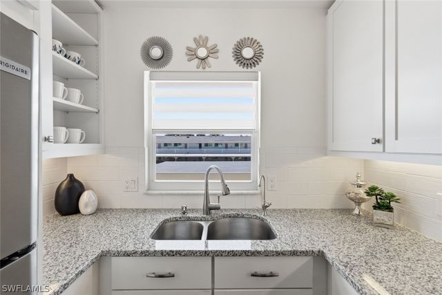 416 Broad AVE S H416, Naples, FL 34102