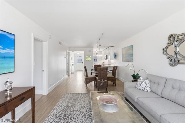 416 Broad AVE S H416, Naples, FL 34102