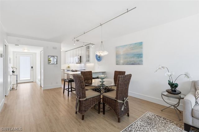 416 Broad AVE S H416, Naples, FL 34102