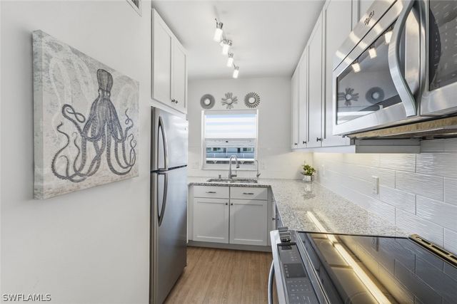 416 Broad AVE S H416, Naples, FL 34102