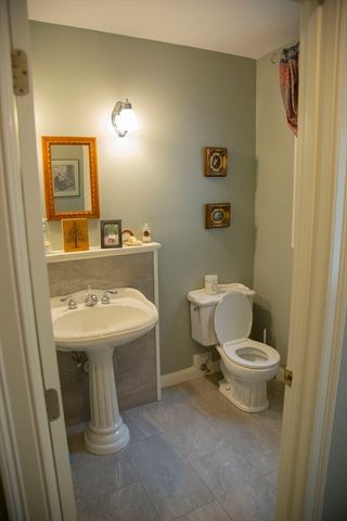 1941 Washington St, Canton, MA 02021