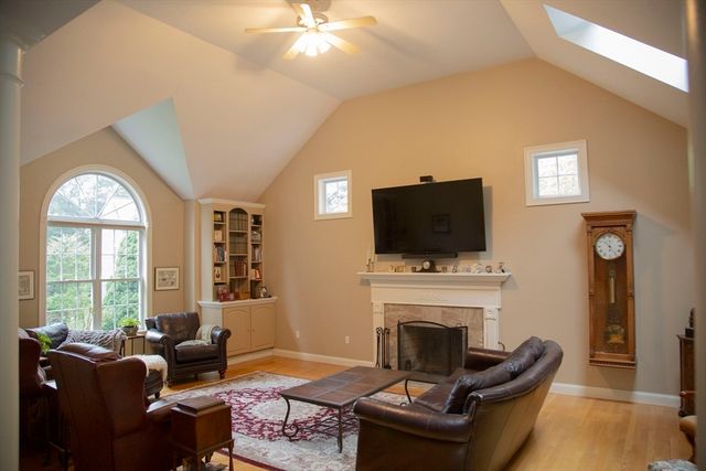 1941 Washington St, Canton, MA 02021