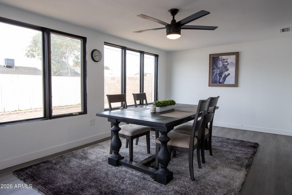 Image 20 of property listing at 122 E DEL RIO Drive, Tempe, AZ 85282