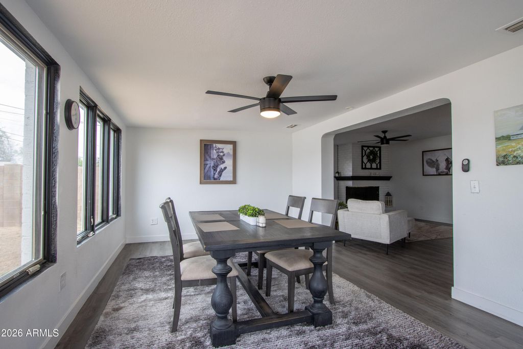 Image 21 of property listing at 122 E DEL RIO Drive, Tempe, AZ 85282