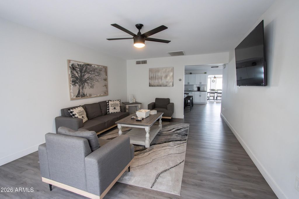 Image 24 of property listing at 122 E DEL RIO Drive, Tempe, AZ 85282