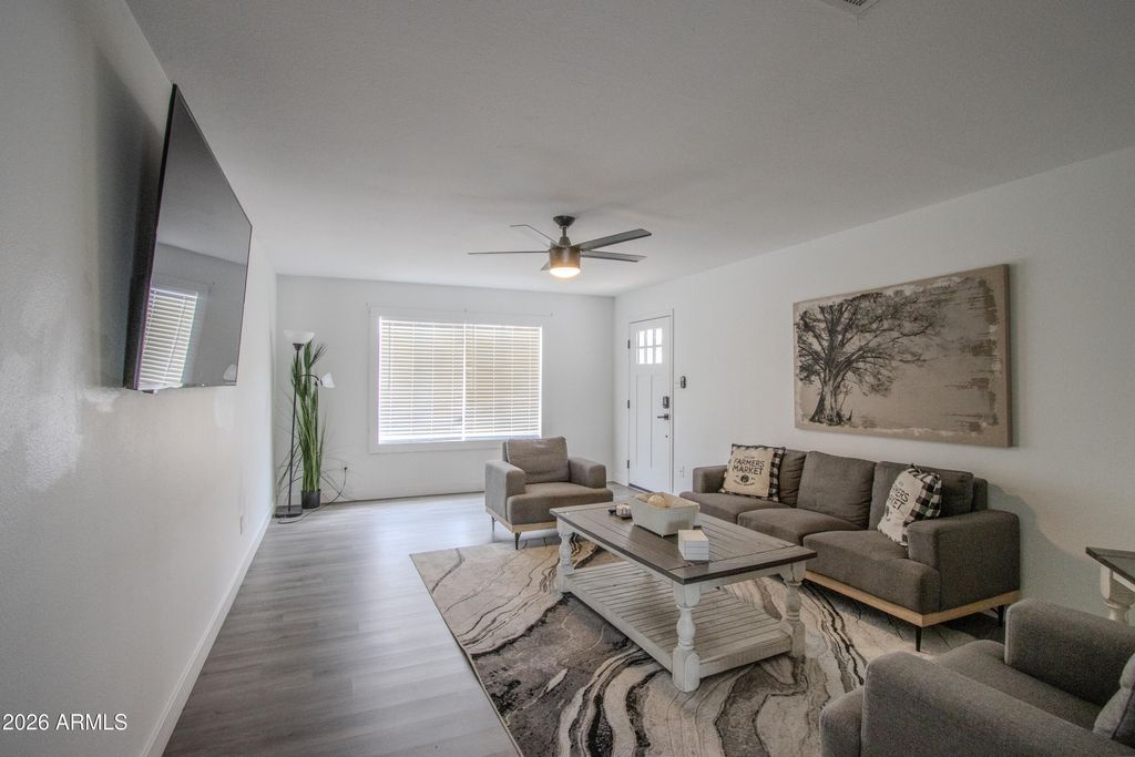 Image 25 of property listing at 122 E DEL RIO Drive, Tempe, AZ 85282