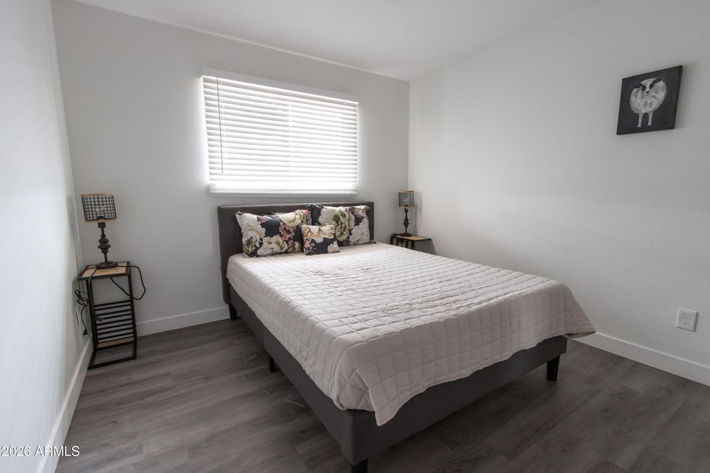 Image 29 of property listing at 122 E DEL RIO Drive, Tempe, AZ 85282