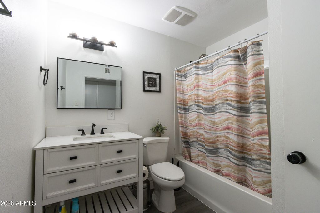 Image 31 of property listing at 122 E DEL RIO Drive, Tempe, AZ 85282