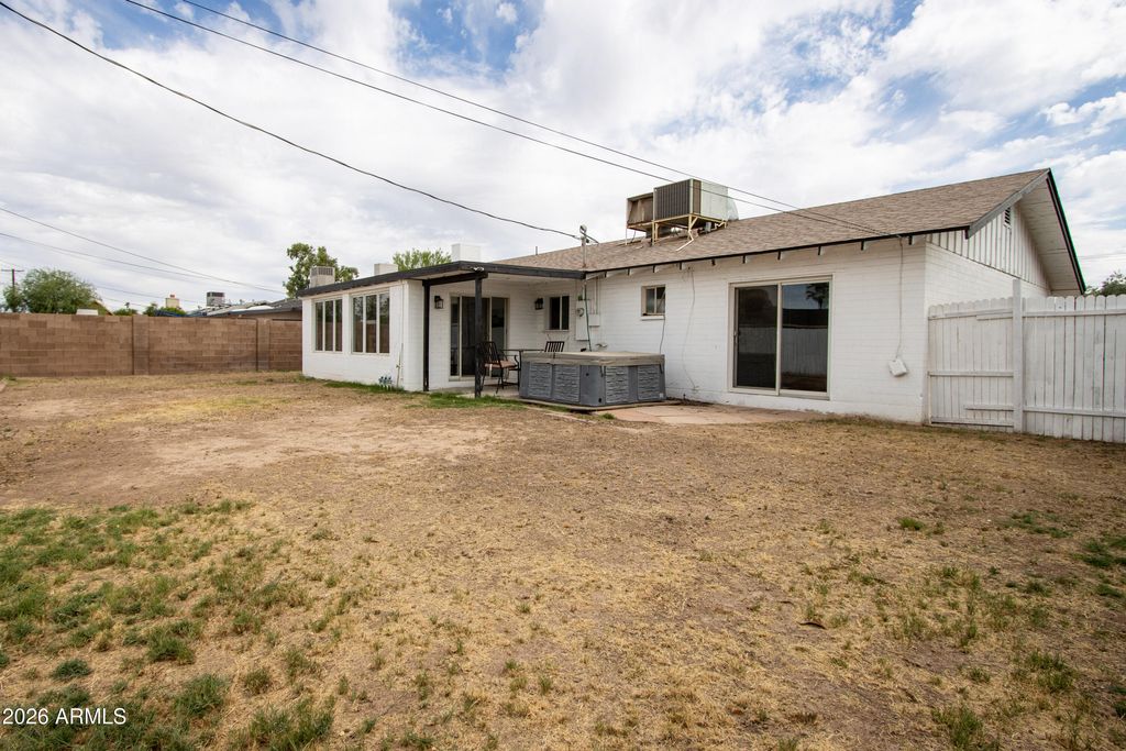 Image 34 of property listing at 122 E DEL RIO Drive, Tempe, AZ 85282