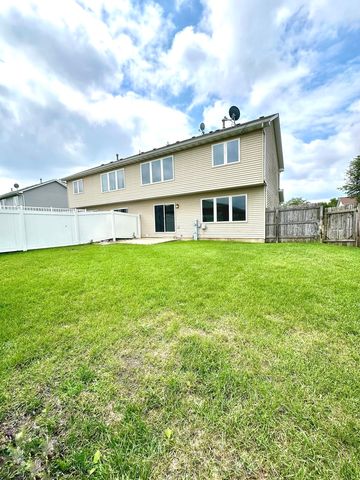 2394 Caton Crest Drive, Crest Hill, IL 60403