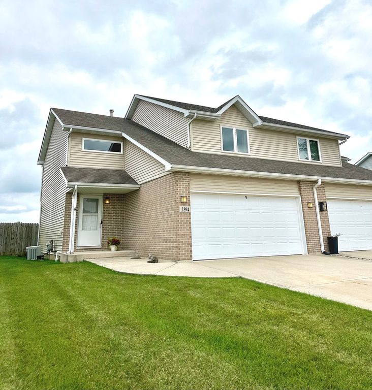 2394 Caton Crest Drive, Crest Hill, IL 60403
