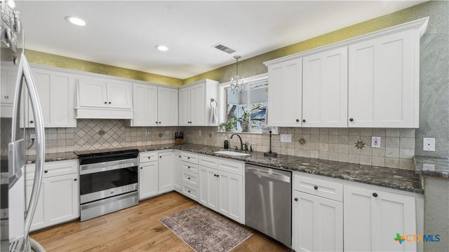 425 River Springs Drive, Seguin, TX 78155