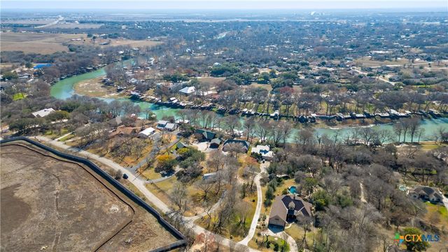 425 River Springs Drive, Seguin, TX 78155