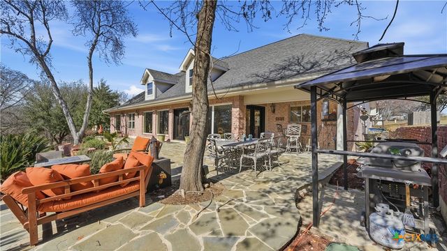 425 River Springs Drive, Seguin, TX 78155