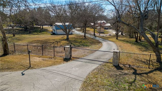 425 River Springs Drive, Seguin, TX 78155